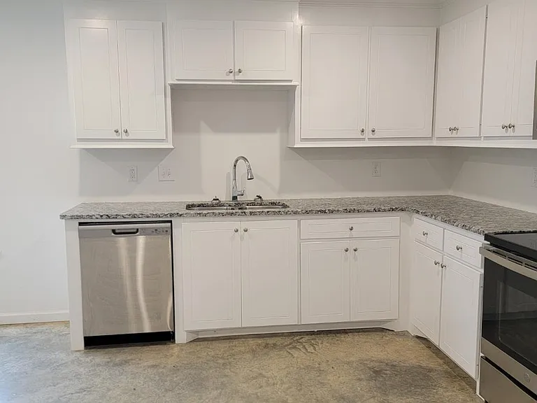 244 Skylane Dr — Photo 3