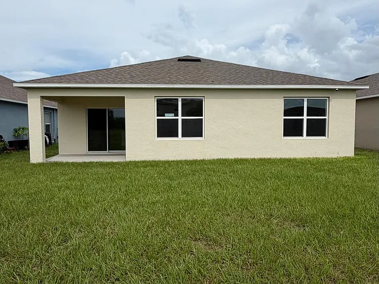 610 Grove St — Photo 3