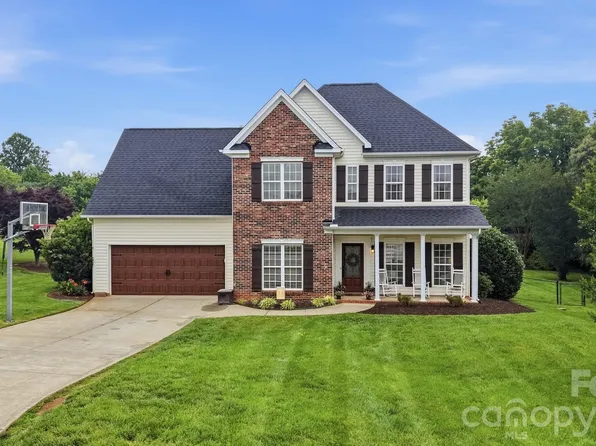 117 Heathrow Ln, Statesville, NC 28677
