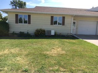 211 2nd St E, Lakota, ND 58344