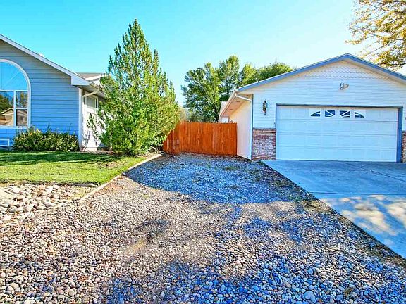 3rd image of 680 1/2 W Moorland Cir