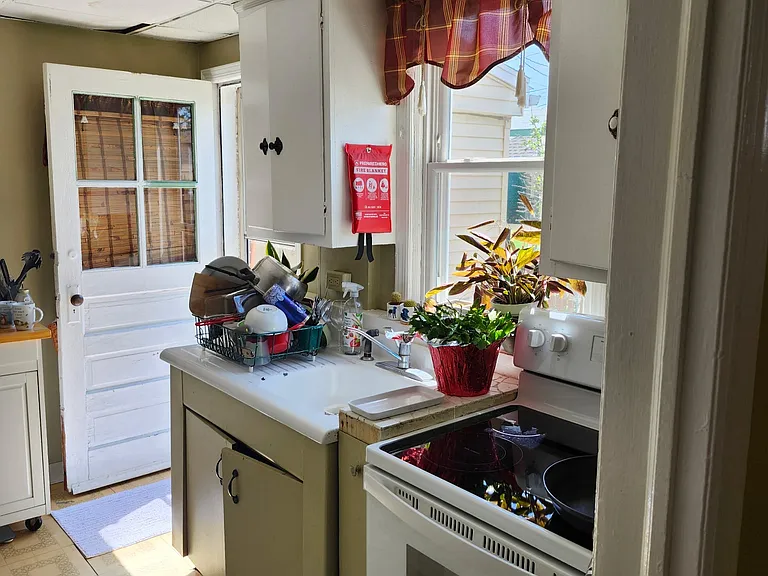 1902 17th St SW — Photo 3