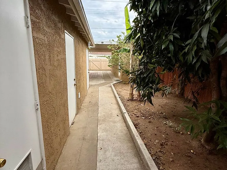 4901 Frink Ave — Photo 26