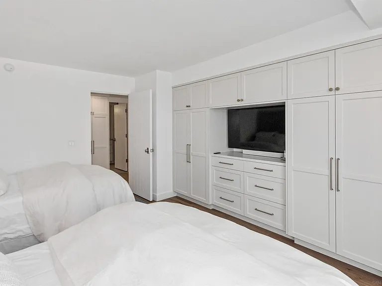 1710 Avenida Del Mundo #803 — Photo 17