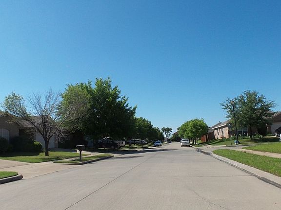 4th image of 2042 Lake Fork Ln