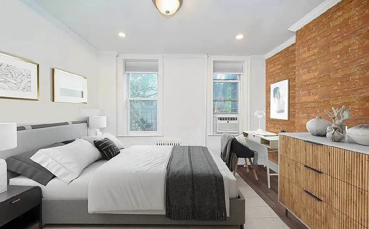 318 East 6th Street — Photo 2