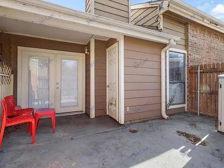 2101 Park Willow Ln #B — Photo 16
