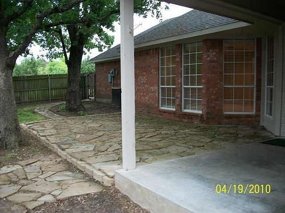 2nd image of 531 Oakridge Dr