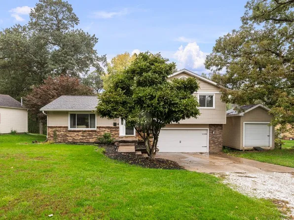 610 Forest Rd, East Moline, IL 61244