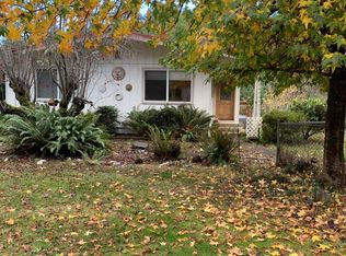 94916 Old Farm Ln, North Bend, OR 97459