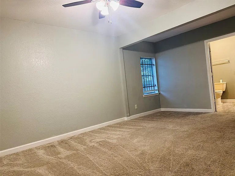 2308 Bennington St — Photo 11