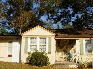 215 Church St, Douglas, GA 31533