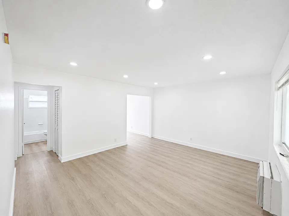 1927-1929 Roosevelt St #4-B