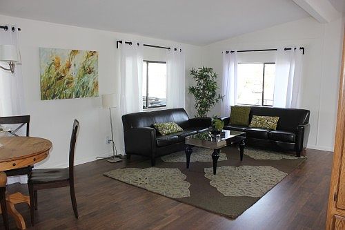 5th image of 2514 Barclay Ave