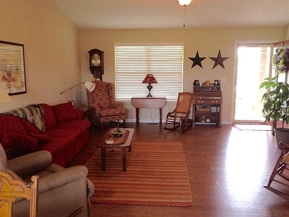 2nd image of 605 Meadowview Ct