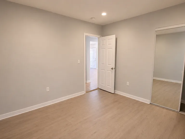3923 S Gibraltar Ave — Photo 6
