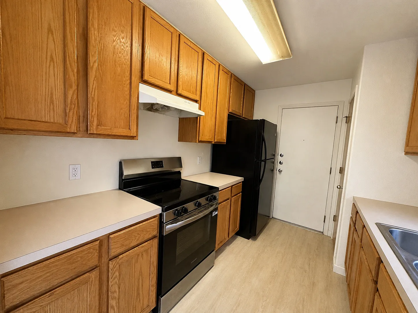 3 bed, 1250 sqft, $1,600 — Photo 2