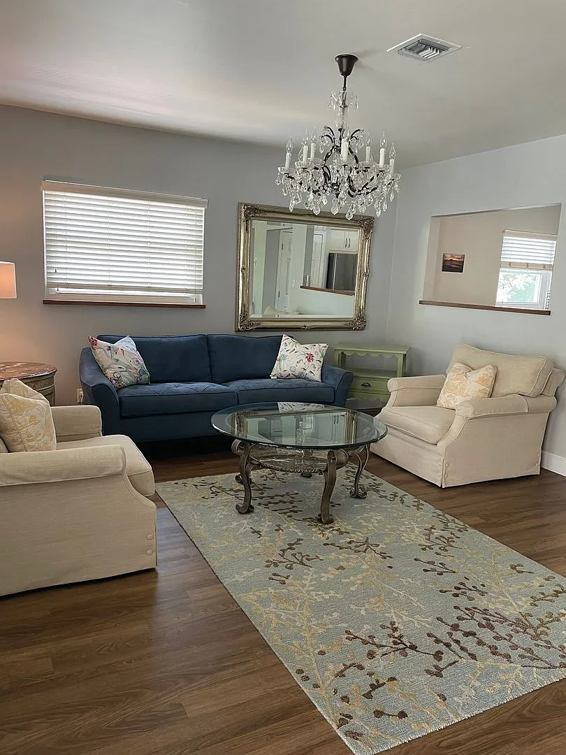 Old Naples Near The Beach Annual Or Seasonal 1 Bed/1 Bath — Photo 4