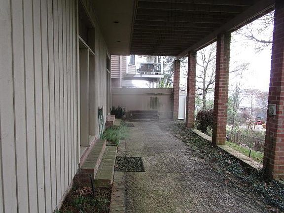 5th image of 5643 S Lakeshore Dr