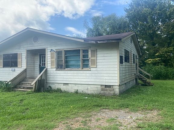 2nd image of 102 Lawson St