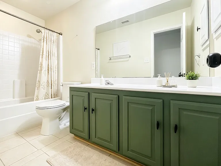 2401 Joliet Pl — Photo 16