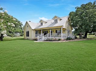 1229 Willow Springs Rd, Fayetteville, TX 78940