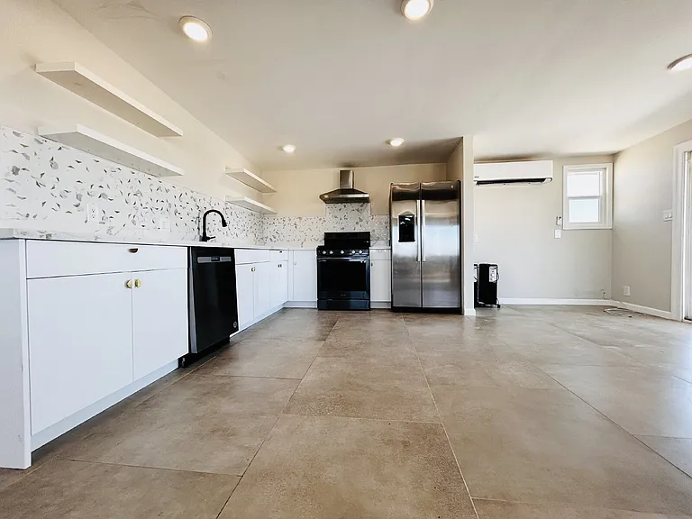 64910 Winters Rd — Photo 3