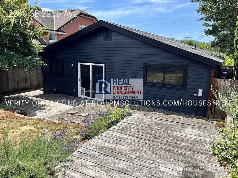 2230 SE 22nd Ave — Photo 37