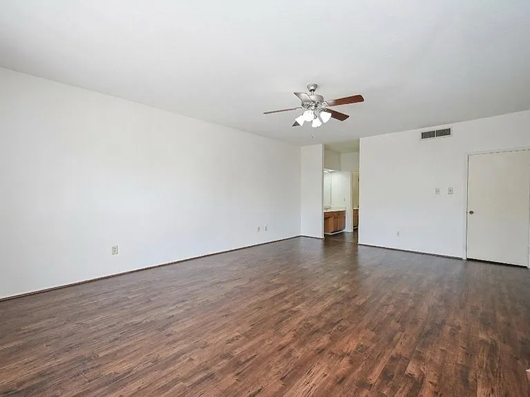 338 Wilcrest Dr #338 — Photo 10