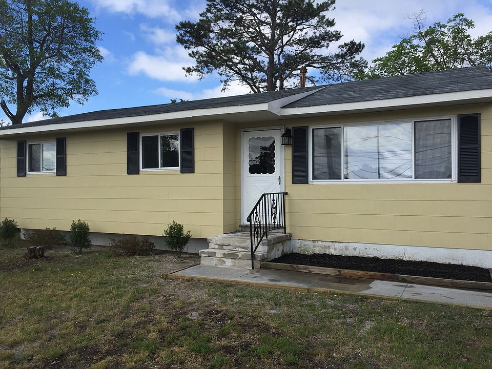 1st image of 1012 Fischer Blvd