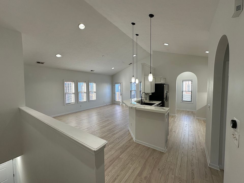 1st image of 1619 N College Ave #3