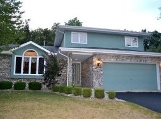 7711 Steeple Chase Dr, Frankfort, IL 60423