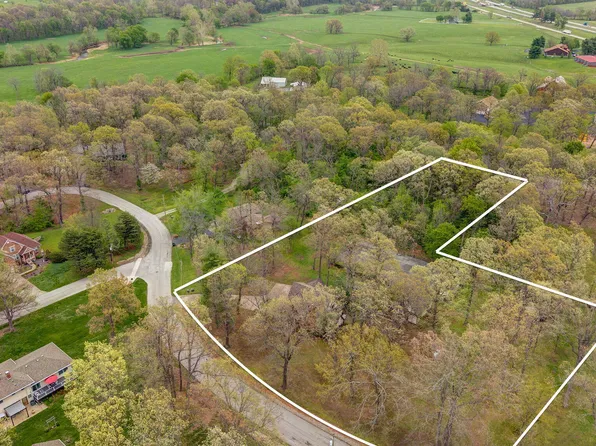 103 R J Lane, Mt Vernon, MO 65712