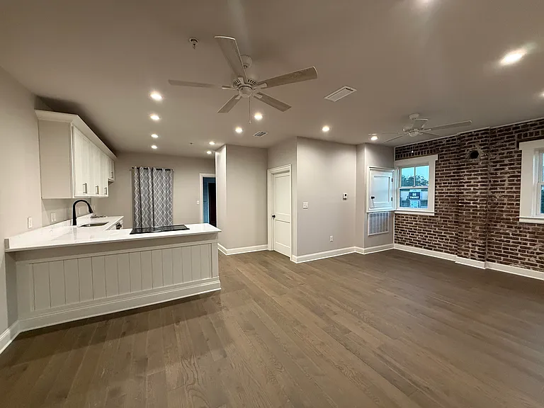 102 N Alston St #203 — Photo 5