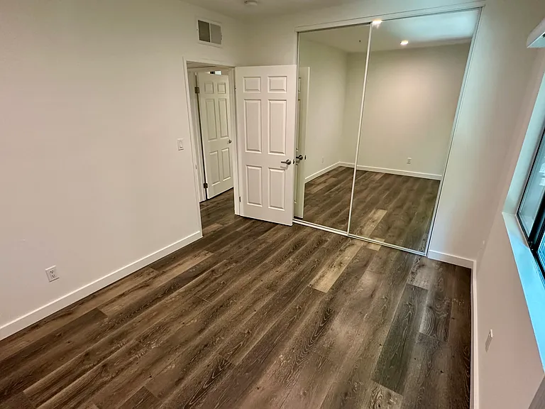 Parkview Apartments — Photo 33