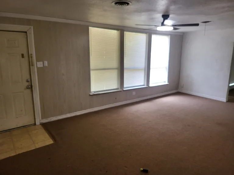 2038 Dalworth St — Photo 3