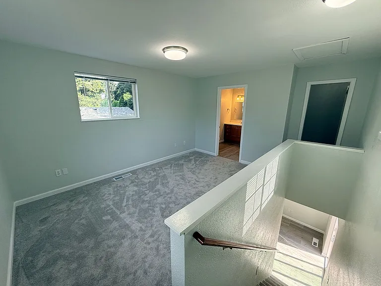 151 NE 157th Ave — Photo 7