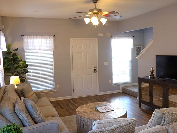 5th image of 109 Looney Ave