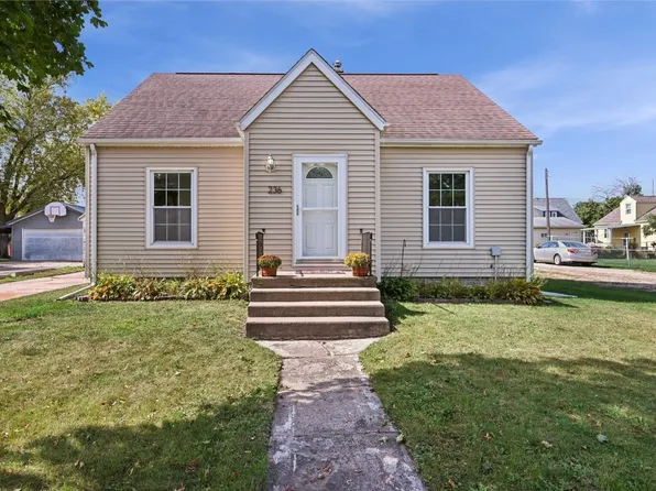 236 N Main Ave, Alburnett, IA 52202