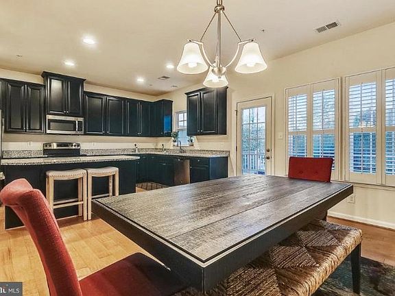 3rd image of 1043 Agricopia Dr