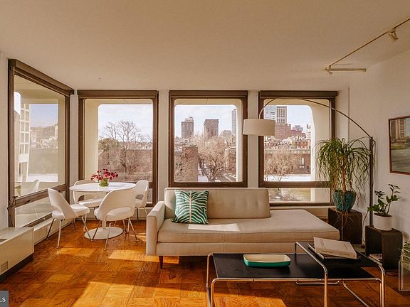 2nd image of 220 Locust St #2GS