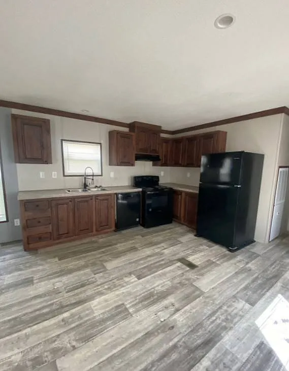 3 bed, 2.0 bath, 1024 sqft, $875 — Photo 2