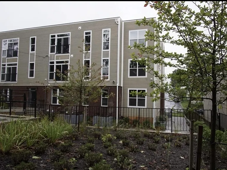 5900 Foote St NE — Photo 4