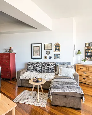 Rented by Compass | media 23