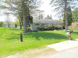 265 Stanford Ln, Jackson, MI 49203