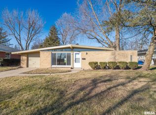 815 W Westwood Dr, Peoria, IL