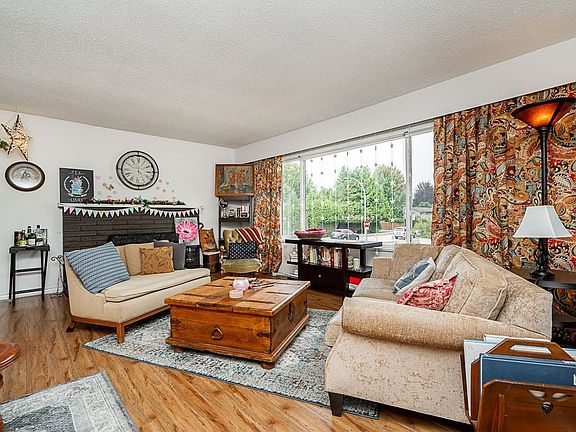 5th image of 3067 Newberry St