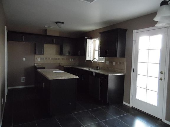 5th image of 13661 Blackburn Ave
