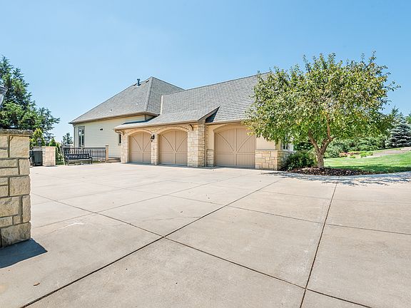 3rd image of 1622 Wyndham Heights Dr