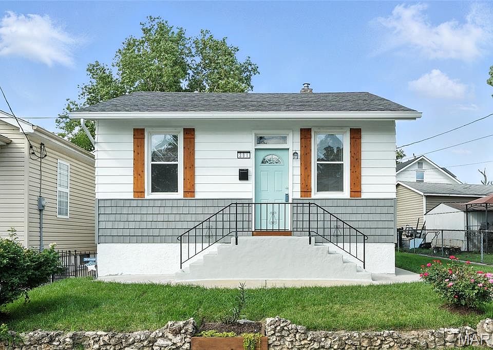 1st image of 301 Weiss Ave